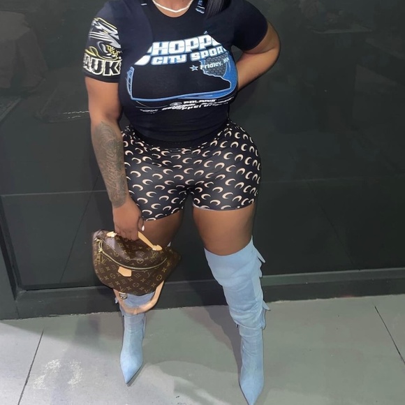 Top: Black Paneled Crescent Moon-printed T-shirt and Moon Fitted Yoga Shorts - Picture 5 of 5